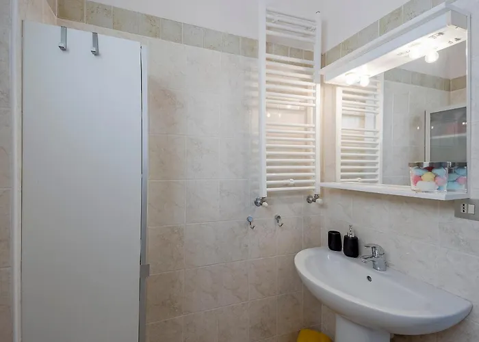 Appartement Guesthost - Foce Charming Seaview Flat