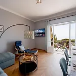 Apartmán Guesthost - Foce Charming Seaview Flat *
