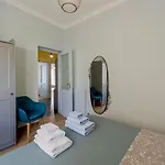 Apartmán Guesthost - Foce Charming Seaview Flat