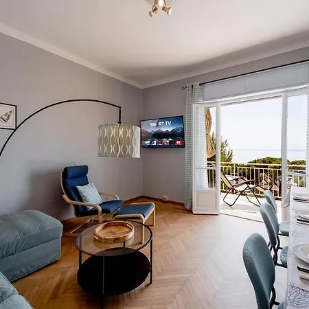 Apartmán Guesthost - Foce Charming Seaview Flat *