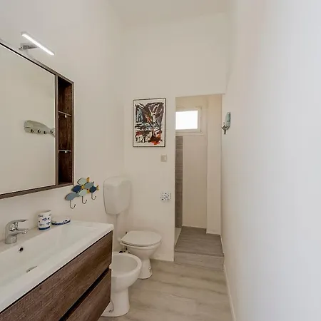 公寓 Foce Charming Seaview Flat