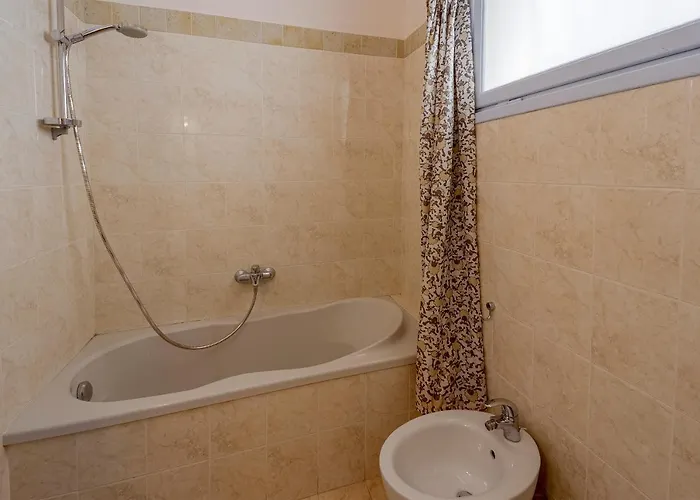 Guesthost - Foce Charming Seaview Flat *